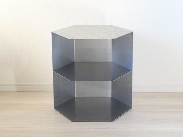 【三代目板金屋/Bankinya / GOODS】のhoneycomb / ハニカム 前面開放型 / 棚板付き(シルバー) インテリア・キッズ・メンズ・レディースファッション・服の通販 founy(ファニー) 　シルバー　Silver, Metallic Silver　テーブル　Table, Dining Table　ミックス　Mix, Mixed Style　ランダム　Random, Irregular　送料無料　Free Shipping　おすすめ　Recommended / Our Picks　ホーム・キャンプ・アウトドア・お取り寄せ　Home Living / Home & Lifestyle / Camping Gear / Outdoor Camping　家具・インテリア　Home Furniture & Interior. Stylish & Functional Living Spaces　収納家具・キャビネット　Storage Furniture　シェルフ・オープンラック・収納棚　Open Shelf Rack　正面|ID: prp329100004941230 ipo3291000000037084779