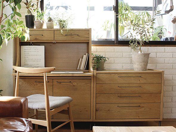 【アデペシュ/a.depeche / GOODS】のcadeal 4drawer chest / カデル 4ドロワーチェスト インテリア・キッズ・メンズ・レディースファッション・服の通販 founy(ファニー) 　コンパクト　Compact, Small Size　フレーム　Frame, Outline　おすすめ　Recommended / Our Picks　ホーム・キャンプ・アウトドア・お取り寄せ　Home Living / Home & Lifestyle / Camping Gear / Outdoor Camping　家具・インテリア　Home Furniture & Interior. Stylish & Functional Living Spaces　収納家具・キャビネット　Storage Furniture　チェスト・収納引き出し　Drawers / Storage Chest　左:同シリーズのライティングビューローL、右:本商品|ID: prp329100004941275 ipo3291000000037085095