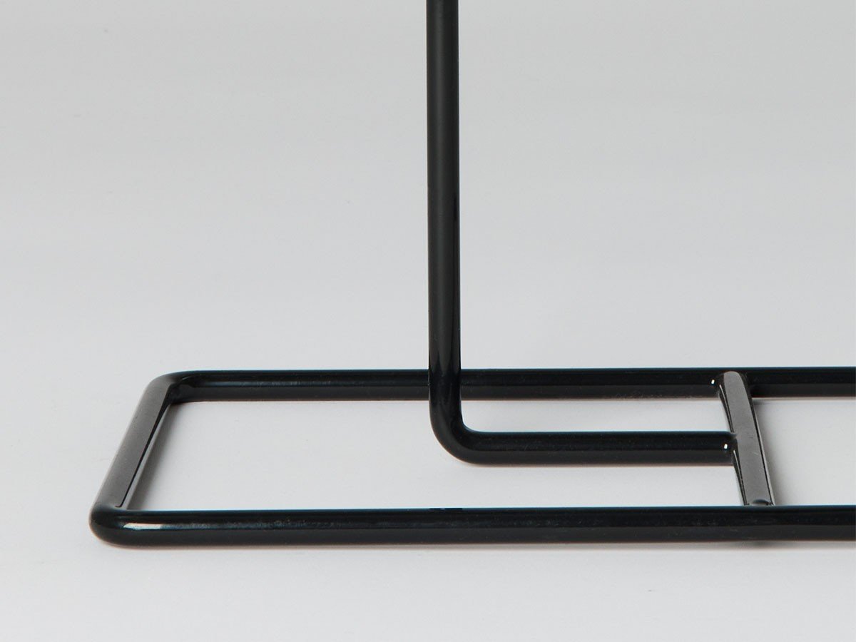 【デュエンデ/DUENDE / GOODS】のCOMPANION WITH MAGAZINE RACK / コンパニオン マガジンラック付 インテリア・キッズ・メンズ・レディースファッション・服の通販 founy(ファニー) 　送料無料　Free Shipping　アクセサリー　Fashion Accessories　コンパクト　Compact, Small Size　ステーショナリー　Stationery, Office Supplies　テーブル　Table, Dining Table　リバーシブル　Reversible, Two-Sided　雑誌　Magazine, Fashion Magazine　ホーム・キャンプ・アウトドア・お取り寄せ　Home Living / Home & Lifestyle / Camping Gear / Outdoor Camping　家具・インテリア　Home Furniture & Interior. Stylish & Functional Living Spaces　テーブル　Dining, Coffee & Side Tables　サイドテーブル・ナイトテーブル　Side & End Tables　ホーム・キャンプ・アウトドア・お取り寄せ　Home Living / Home & Lifestyle / Camping Gear / Outdoor Camping　家具・インテリア　Home Furniture & Interior. Stylish & Functional Living Spaces　収納家具・キャビネット　Storage Furniture　シェルフ・オープンラック・収納棚　Open Shelf Rack　ホーム・キャンプ・アウトドア・お取り寄せ　Home Living / Home & Lifestyle / Camping Gear / Outdoor Camping　家具・インテリア　Home Furniture & Interior. Stylish & Functional Living Spaces　収納家具・キャビネット　Storage Furniture　本棚・マガジンスタンド　Bookshelf/Magazine Rack　参考イメージ|ID: prp329100004941401 ipo3291000000037086117