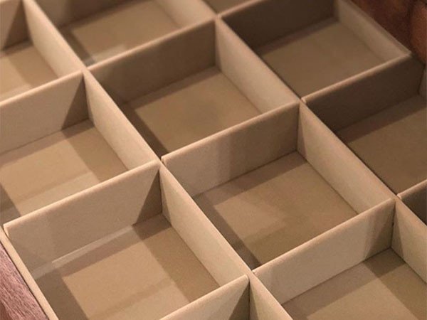 【リアルスタイル/REAL STYLE / GOODS】のREDDING jewelry chest / レディング ジュエリーチェスト インテリア・キッズ・メンズ・レディースファッション・服の通販 founy(ファニー) 　アクセサリー　Fashion Accessories　イヤリング　Earrings　ジュエリー　Jewelry, Accessories　スカーフ　Scarf, Neckwear　ネックレス　Necklace, Pendant Necklace　ファブリック　Fabric, Textile　腕時計　Wristwatch　ホーム・キャンプ・アウトドア・お取り寄せ　Home Living / Home & Lifestyle / Camping Gear / Outdoor Camping　家具・インテリア　Home Furniture & Interior. Stylish & Functional Living Spaces　収納家具・キャビネット　Storage Furniture　チェスト・収納引き出し　Drawers / Storage Chest　ホーム・キャンプ・アウトドア・お取り寄せ　Home Living / Home & Lifestyle / Camping Gear / Outdoor Camping　家具・インテリア　Home Furniture & Interior. Stylish & Functional Living Spaces　ミラー・ドレッサー　Mirrors & Dressers　壁掛けミラー・全身鏡・スタンドミラー　Wall Mirror　ホーム・キャンプ・アウトドア・お取り寄せ　Home Living / Home & Lifestyle / Camping Gear / Outdoor Camping　家具・インテリア　Home Furniture & Interior. Stylish & Functional Living Spaces　ミラー・ドレッサー　Mirrors & Dressers　ドレッサー・ミラー付き化粧台　Vanity Table for Bedroom　ジュエリーケース 2段目|ID: prp329100004941433 ipo3291000000037086424