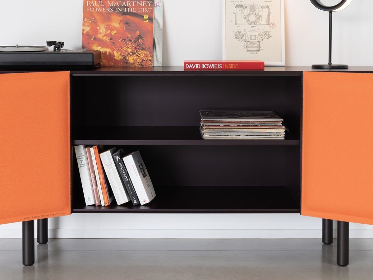 【マジス/MAGIS / GOODS】のTACITO SIDEBOARD / タチト サイドボード インテリア・キッズ・メンズ・レディースファッション・服の通販 founy(ファニー) 　イタリア　Italy　ファブリック　Fabric, Textile　マグネット　Magnet, Magnetic Closure　ミラノ　Milano Style, Italian-Inspired　ホーム・キャンプ・アウトドア・お取り寄せ　Home Living / Home & Lifestyle / Camping Gear / Outdoor Camping　家具・インテリア　Home Furniture & Interior. Stylish & Functional Living Spaces　収納家具・キャビネット　Storage Furniture　サイドボード・リビング収納　Cabinet / Storage Cabinet　本体(扉)ダークパープル(ダークパープル / オレンジ)|ID: prp329100004941458 ipo3291000000037086679