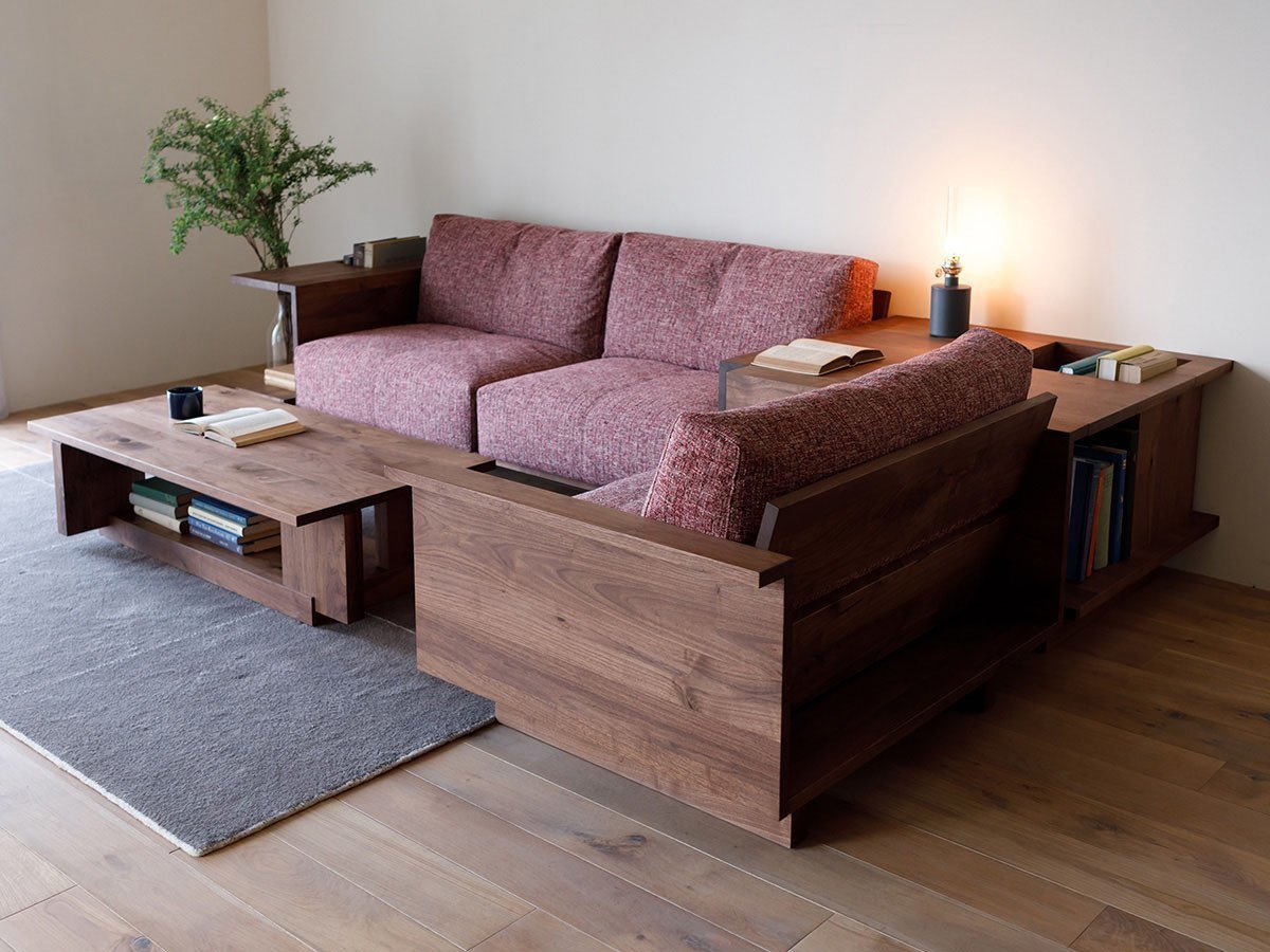 【ヒラシマ/HIRASHIMA / GOODS】のCARAMELLA Sofa / カラメッラ ソファ インテリア・キッズ・メンズ・レディースファッション・服の通販 founy(ファニー) 　クッション　Cushion, Throw Pillow　スプリング　Spring, Spring Collection　テーブル　Table, Dining Table　なめらか　Smooth, Silky Texture　フレーム　Frame, Outline　ホーム・キャンプ・アウトドア・お取り寄せ　Home Living / Home & Lifestyle / Camping Gear / Outdoor Camping　家具・インテリア　Home Furniture & Interior. Stylish & Functional Living Spaces　ソファー　Couches & Sofas　CARAMELLAシリーズでは、ソファのアームの高さに揃えたテーブルやシェルフを展開しています。|ID: prp329100004941712 ipo3291000000037088851