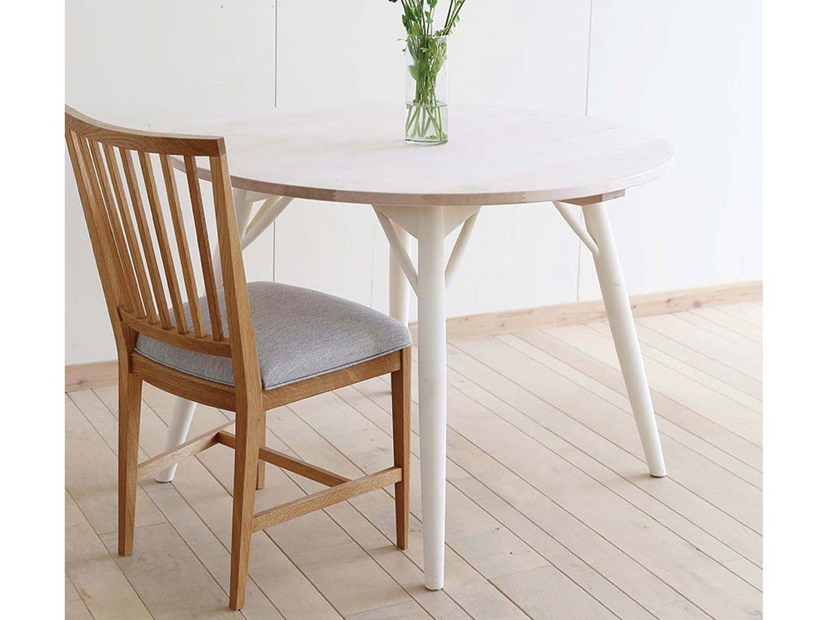 【北の住まい設計社/KITANOSUMAISEKKEISHA / GOODS】のRound Table / ラウンド テーブル インテリア・キッズ・メンズ・レディースファッション・服の通販 founy(ファニー) 　オイル　Body Oil　テーブル　Table, Dining Table　パウダー　Powder, Soft Tone　ラウンド　Round, Round Neck　ホーム・キャンプ・アウトドア・お取り寄せ　Home Living / Home & Lifestyle / Camping Gear / Outdoor Camping　家具・インテリア　Home Furniture & Interior. Stylish & Functional Living Spaces　テーブル　Dining, Coffee & Side Tables　ダイニングテーブル・食卓テーブル　Dining Tables　天板:イタヤカエデ、脚部:ホワイト(エッグテンペラ塗装)、サイズ:直径105cm|ID: prp329100004941734 ipo3291000000037088988