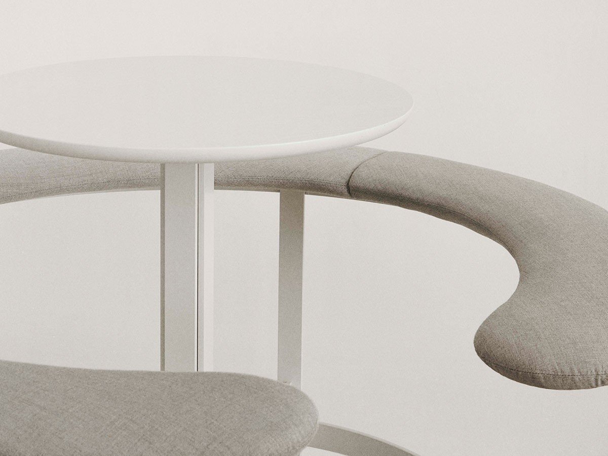 【プラスハレ/Plus Halle / GOODS】のPicnic +halle / ピクニック プラス ハレ インテリア・キッズ・メンズ・レディースファッション・服の通販 founy(ファニー) 　クッション　Cushion, Throw Pillow　テーブル　Table, Dining Table　フレーム　Frame, Outline　ホーム・キャンプ・アウトドア・お取り寄せ　Home Living / Home & Lifestyle / Camping Gear / Outdoor Camping　家具・インテリア　Home Furniture & Interior. Stylish & Functional Living Spaces　テーブル　Dining, Coffee & Side Tables　カフェテーブル・丸型テーブル　Cafe & Bistro Tables　参考イメージ|ID: prp329100004941743 ipo3291000000037089054