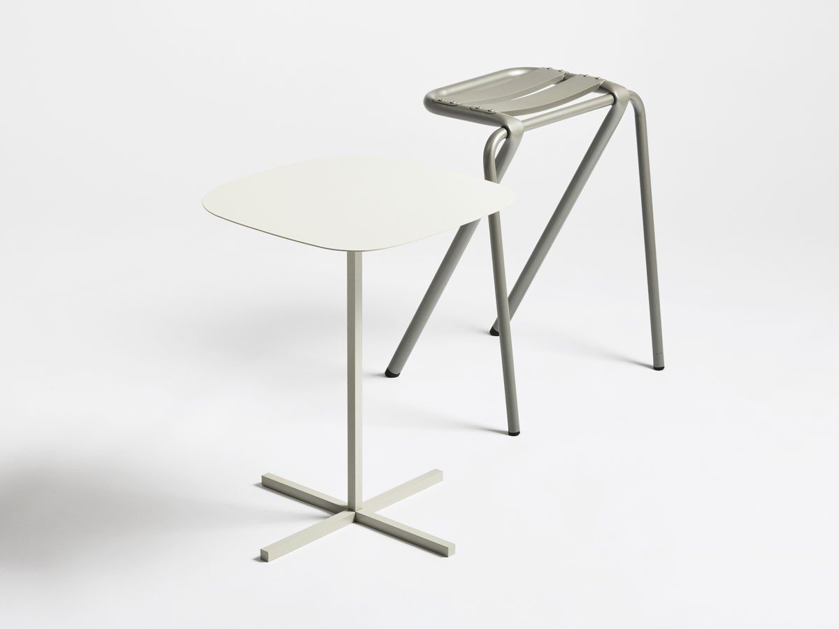 【デュエンデ/DUENDE / GOODS】のSOLID STEEL TABLE / ソリッド スチール テーブル インテリア・キッズ・メンズ・レディースファッション・服の通販 founy(ファニー) 　腕時計　Wristwatch　シンプル　Simple, Minimal　テーブル　Table, Dining Table　フラット　Flat, Flat Shoes　フレーム　Frame, Outline　送料無料　Free Shipping　ホーム・キャンプ・アウトドア・お取り寄せ　Home Living / Home & Lifestyle / Camping Gear / Outdoor Camping　家具・インテリア　Home Furniture & Interior. Stylish & Functional Living Spaces　テーブル　Dining, Coffee & Side Tables　サイドテーブル・ナイトテーブル　Side & End Tables　ベージュ|ID: prp329100004941925 ipo3291000000037090381