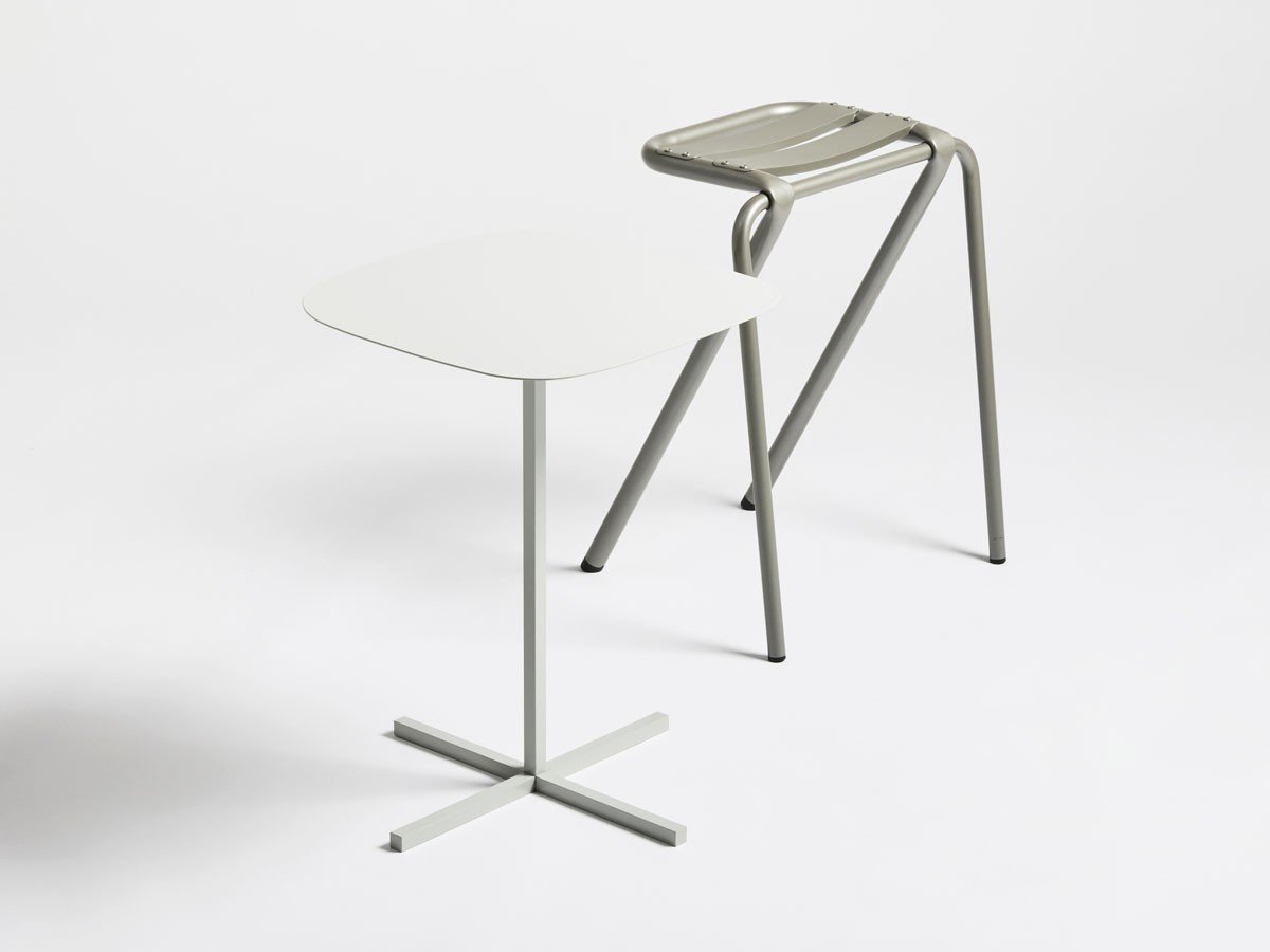 【デュエンデ/DUENDE / GOODS】のSOLID STEEL TABLE / ソリッド スチール テーブル インテリア・キッズ・メンズ・レディースファッション・服の通販 founy(ファニー) 　腕時計　Wristwatch　シンプル　Simple, Minimal　テーブル　Table, Dining Table　フラット　Flat, Flat Shoes　フレーム　Frame, Outline　送料無料　Free Shipping　ホーム・キャンプ・アウトドア・お取り寄せ　Home Living / Home & Lifestyle / Camping Gear / Outdoor Camping　家具・インテリア　Home Furniture & Interior. Stylish & Functional Living Spaces　テーブル　Dining, Coffee & Side Tables　サイドテーブル・ナイトテーブル　Side & End Tables　ライトグレー|ID: prp329100004941925 ipo3291000000037090383
