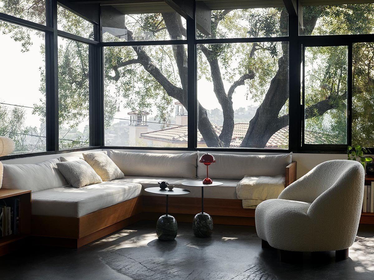 【アンドトラディション/&Tradition / GOODS】のLato Table Round LN8 / ラト ラウンドテーブル LN8 インテリア・キッズ・メンズ・レディースファッション・服の通販 founy(ファニー) 　送料無料　Free Shipping　ウッド　Wooden Design　グラフィック　Graphic, Graphic Design　シンプル　Simple, Minimal　スリム　Slim, Slim Fit　テーブル　Table, Dining Table　バランス　Balance, Style Balance　フォルム　Silhouette, Form　ラウンド　Round, Round Neck　ホーム・キャンプ・アウトドア・お取り寄せ　Home Living / Home & Lifestyle / Camping Gear / Outdoor Camping　家具・インテリア　Home Furniture & Interior. Stylish & Functional Living Spaces　テーブル　Dining, Coffee & Side Tables　サイドテーブル・ナイトテーブル　Side & End Tables　ディープグリーン / ヴェルデアルピマーブル|ID: prp329100004942002 ipo3291000000037090799