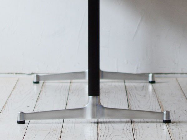 【グリニッチ オリジナル ファニチャー/greeniche original furniture / GOODS】のCafe Table / カフェテーブル 1500 × 700 インテリア・キッズ・メンズ・レディースファッション・服の通販 founy(ファニー) 　オイル　Body Oil　スタンダード　Standard, Basic　センター　Center, Center Line　テーブル　Table, Dining Table　人気　Popular, Best Seller　おすすめ　Recommended / Our Picks　ホーム・キャンプ・アウトドア・お取り寄せ　Home Living / Home & Lifestyle / Camping Gear / Outdoor Camping　家具・インテリア　Home Furniture & Interior. Stylish & Functional Living Spaces　テーブル　Dining, Coffee & Side Tables　ダイニングテーブル・食卓テーブル　Dining Tables　ホーム・キャンプ・アウトドア・お取り寄せ　Home Living / Home & Lifestyle / Camping Gear / Outdoor Camping　家具・インテリア　Home Furniture & Interior. Stylish & Functional Living Spaces　テーブル　Dining, Coffee & Side Tables　カフェテーブル・丸型テーブル　Cafe & Bistro Tables　脚部ブラック × シルバー|ID: prp329100004942015 ipo3291000000037090896