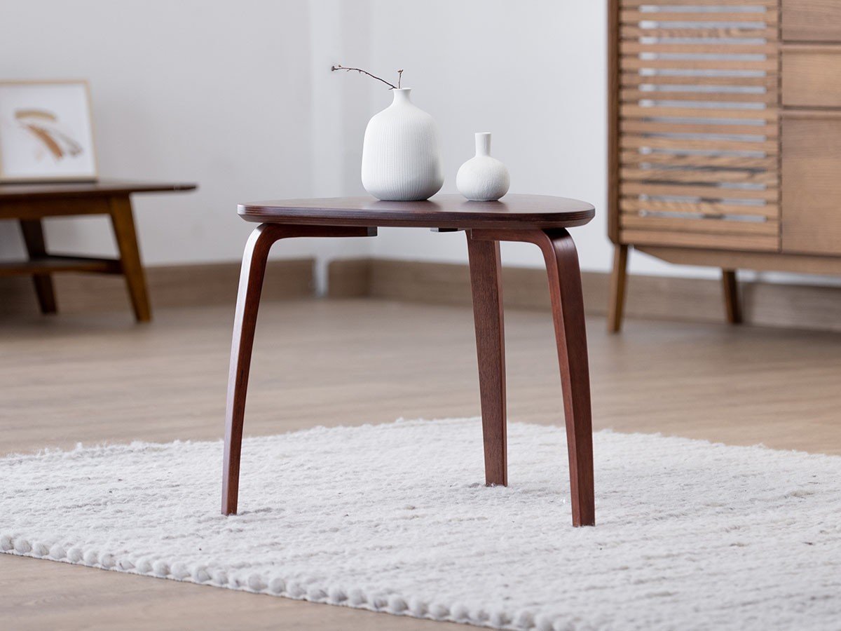 【ギャラクシー/galaxy / GOODS】のTriangle table / トライアングルテーブル インテリア・キッズ・メンズ・レディースファッション・服の通販 founy(ファニー) 　送料無料　Free Shipping　テーブル　Table, Dining Table　トライアングル　Triangle, Triangular Shape　ホーム・キャンプ・アウトドア・お取り寄せ　Home Living / Home & Lifestyle / Camping Gear / Outdoor Camping　家具・インテリア　Home Furniture & Interior. Stylish & Functional Living Spaces　テーブル　Dining, Coffee & Side Tables　サイドテーブル・ナイトテーブル　Side & End Tables　ウォルナット|ID: prp329100004942027 ipo3291000000037091030