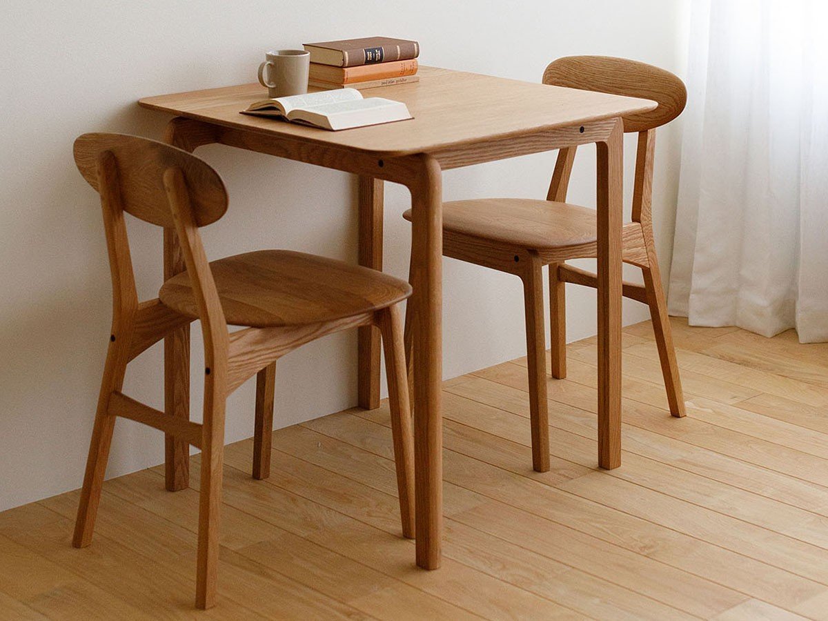 【フライミー ヴェール/FLYMEe vert / GOODS】のLISCIO DINING TABLE / リッショ ダイニングテーブル 70 × 70 インテリア・キッズ・メンズ・レディースファッション・服の通販 founy(ファニー) 　送料無料　Free Shipping　オイル　Body Oil　コンパクト　Compact, Small Size　テーブル　Table, Dining Table　ホーム・キャンプ・アウトドア・お取り寄せ　Home Living / Home & Lifestyle / Camping Gear / Outdoor Camping　家具・インテリア　Home Furniture & Interior. Stylish & Functional Living Spaces　テーブル　Dining, Coffee & Side Tables　ダイニングテーブル・食卓テーブル　Dining Tables　ホーム・キャンプ・アウトドア・お取り寄せ　Home Living / Home & Lifestyle / Camping Gear / Outdoor Camping　家具・インテリア　Home Furniture & Interior. Stylish & Functional Living Spaces　テーブル　Dining, Coffee & Side Tables　カフェテーブル・丸型テーブル　Cafe & Bistro Tables　ウッド:オーク|ID: prp329100004942085 ipo3291000000037091378