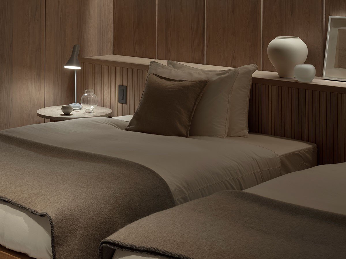 【カリモクケース/KARIMOKU CASE / GOODS】のN-ST01 SMALL / N-ST01 スモール インテリア・キッズ・メンズ・レディースファッション・服の通販 founy(ファニー) 　イタリア　Italy　クッション　Cushion, Throw Pillow　テーブル　Table, Dining Table　デスク　Desk, Work Desk　バランス　Balance, Style Balance　メッシュ　Mesh, Net Fabric　ラウンド　Round, Round Neck　ホーム・キャンプ・アウトドア・お取り寄せ　Home Living / Home & Lifestyle / Camping Gear / Outdoor Camping　家具・インテリア　Home Furniture & Interior. Stylish & Functional Living Spaces　テーブル　Dining, Coffee & Side Tables　サイドテーブル・ナイトテーブル　Side & End Tables　Photographer:Tomooki KengakuInterior Styli|ID: prp329100004942098 ipo3291000000037091448