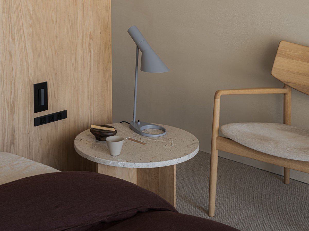 【カリモクケース/KARIMOKU CASE / GOODS】のN-ST01 SMALL / N-ST01 スモール インテリア・キッズ・メンズ・レディースファッション・服の通販 founy(ファニー) 　イタリア　Italy　クッション　Cushion, Throw Pillow　テーブル　Table, Dining Table　デスク　Desk, Work Desk　バランス　Balance, Style Balance　メッシュ　Mesh, Net Fabric　ラウンド　Round, Round Neck　ホーム・キャンプ・アウトドア・お取り寄せ　Home Living / Home & Lifestyle / Camping Gear / Outdoor Camping　家具・インテリア　Home Furniture & Interior. Stylish & Functional Living Spaces　テーブル　Dining, Coffee & Side Tables　サイドテーブル・ナイトテーブル　Side & End Tables　Photographer:Tomooki Kengaku|ID: prp329100004942098 ipo3291000000037091453