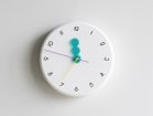 【フライミーパーラー/FLYMEe Parlor / GOODS】のWall Clock / ウォールクロック #121613 真っ白な文字盤にビビッドでレトロなカラーリングが映えます。|ID: prp329100004943162 ipo3291000000037104059
