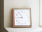 【フライミーパーラー/FLYMEe Parlor / GOODS】のWall Clock / ウォールクロック #121611 レッドのウッドフレームには、爽やかなトーンのアッシュ材を使用しています。|ID: prp329100004943271 ipo3291000000037104569