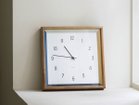 【フライミーパーラー/FLYMEe Parlor / GOODS】のWall Clock / ウォールクロック #121611 ブルーのウッドフレームには、濃淡がユニークなアカシア材を採用しています。|ID: prp329100004943271 ipo3291000000037104570