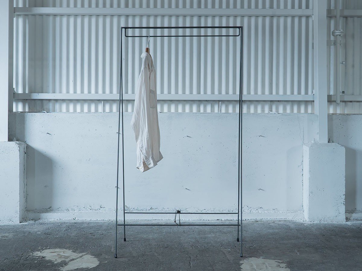 【シカク/SIKAKU / GOODS】のFOLDING HANGER RACK / フォールディング ハンガーラック 人気、トレンドファッション・服の通販 founy(ファニー) 　シンプル　Simple, Minimal　ホーム・キャンプ・アウトドア・お取り寄せ　Home Living / Home & Lifestyle / Camping Gear / Outdoor Camping　家具・インテリア　Home Furniture & Interior. Stylish & Functional Living Spaces　その他 インテリア雑貨、家具　Home Decor & Furniture Extras　 other-1|ID: prp329100004943562 ipo3291000000037105706