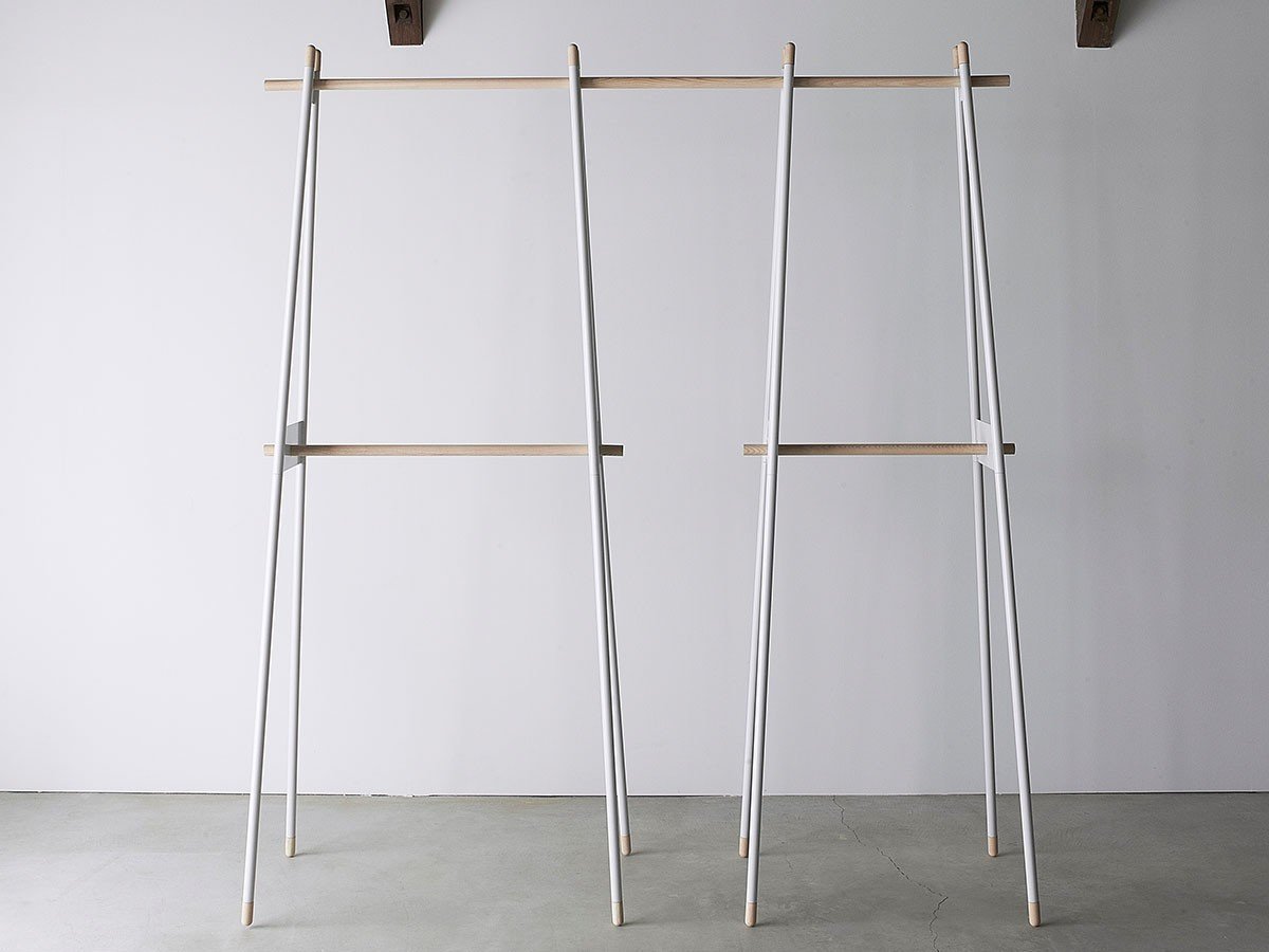 【デュエンデ/DUENDE / GOODS】のDUE / デュエ ハンガーラック 幅80cm インテリア・キッズ・メンズ・レディースファッション・服の通販 founy(ファニー) 　送料無料　Free Shipping　シンプル　Simple, Minimal　スマート　Smart, Elegant　ドレス　Dress, One-Piece　ロング　Long, Long-Length　ホーム・キャンプ・アウトドア・お取り寄せ　Home Living / Home & Lifestyle / Camping Gear / Outdoor Camping　家具・インテリア　Home Furniture & Interior. Stylish & Functional Living Spaces　その他 インテリア雑貨、家具　Home Decor & Furniture Extras　オプションのジョイントロッドを組み合わせれば、2台を連結させて使用することも可能です。|ID: prp329100004943599 ipo3291000000037105891