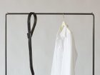 【イカピー/ikp / GOODS】のCOAT HUNGER 900 / コートハンガー 900 フレームは両サイドの突起状の加工により掛けたものが滑り落ちないよう工夫されています。|ID: prp329100004943625 ipo3291000000037106008