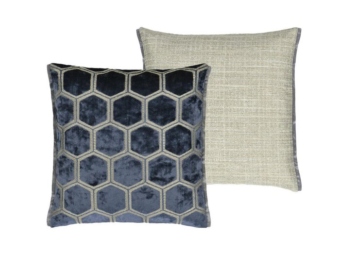 【デザイナーズ ギルド/DESIGNERS GUILD / GOODS】のManipur Cushion / マニプール クッション 43 × 43cm インテリア・キッズ・メンズ・レディースファッション・服の通販 founy(ファニー) https://founy.com/ エレガント 上品 Elegant クッション Cushion, Throw Pillow クール Cool, Chic パターン Pattern, Design Print フェザー Feather, Feather Detail ベルベット Velvet, Velvety ホーム・キャンプ・アウトドア・お取り寄せ Home Living / Home & Lifestyle / Camping Gear / Outdoor Camping 家具・インテリア Home Furniture & Interior. Stylish & Functional Living Spaces その他 インテリア雑貨、家具 Home Decor & Furniture Extras |ID: prp329100004943768 ipo3291000000037107131