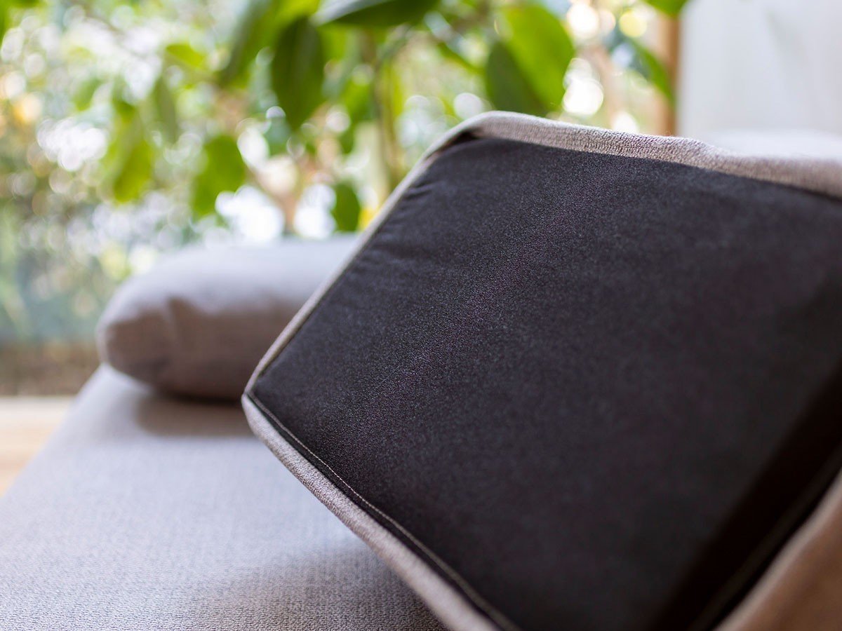 【フミ/Fumi / GOODS】の無駄のないソファ +pet / 無駄のないソファ 背(ペット対応生地) インテリア・キッズ・メンズ・レディースファッション・服の通販 founy(ファニー) 　クッション　Cushion, Throw Pillow　シリコン　Silicone, Silicone Material　ファブリック　Fabric, Textile　フラット　Flat, Flat Shoes　送料無料　Free Shipping　ホーム・キャンプ・アウトドア・お取り寄せ　Home Living / Home & Lifestyle / Camping Gear / Outdoor Camping　家具・インテリア　Home Furniture & Interior. Stylish & Functional Living Spaces　その他 インテリア雑貨、家具　Home Decor & Furniture Extras　底部は特殊なファブリックにより、滑り止め機能が備わっています。|ID: prp329100004943782 ipo3291000000037107313