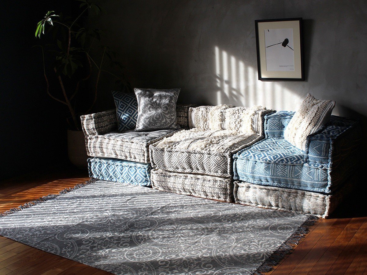 【アデペシュ/a.depeche / GOODS】のblock multi sofa center / ブロックマルチソファ センター(ノスブルー) インテリア・キッズ・メンズ・レディースファッション・服の通販 founy(ファニー) 　インド　Indian Textile　ウッド　Wooden Design　クッション　Cushion, Throw Pillow　シンプル　Simple, Minimal　センター　Center, Center Line　ブロック　Block, Solid Block Pattern　ホーム・キャンプ・アウトドア・お取り寄せ　Home Living / Home & Lifestyle / Camping Gear / Outdoor Camping　家具・インテリア　Home Furniture & Interior. Stylish & Functional Living Spaces　ソファー　Couches & Sofas　同シリーズの「ザブオットマン使用時」参考イメージ|ID: prp329100004943807 ipo3291000000037107474