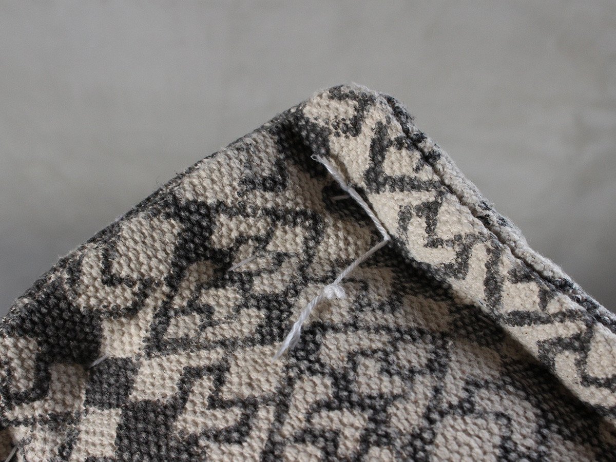 【アデペシュ/a.depeche / GOODS】のblock multi sofa corner / ブロックマルチソファ コーナー(ジオグレー) インテリア・キッズ・メンズ・レディースファッション・服の通販 founy(ファニー) 　インド　Indian Textile　ウッド　Wooden Design　クッション　Cushion, Throw Pillow　シンプル　Simple, Minimal　ブロック　Block, Solid Block Pattern　ホーム・キャンプ・アウトドア・お取り寄せ　Home Living / Home & Lifestyle / Camping Gear / Outdoor Camping　家具・インテリア　Home Furniture & Interior. Stylish & Functional Living Spaces　ソファー　Couches & Sofas　四隅から糸が出ている場合がありますが、強度を保つための製造工程上の仕様です。隙間やほつれ、糸の遊び等|ID: prp329100004943899 ipo3291000000037107981