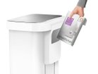 【シンプルヒューマン/SIMPLEHUMAN / GOODS】のRectangular Step Can / レクタンギュラー ステップカン 55L 専用のゴミ袋パックをすっきり収納できるライナーポケット付き。内側からゴミ袋を1枚ずつ取り出せます。&|ID: prp329100004944035 ipo3291000000037109019