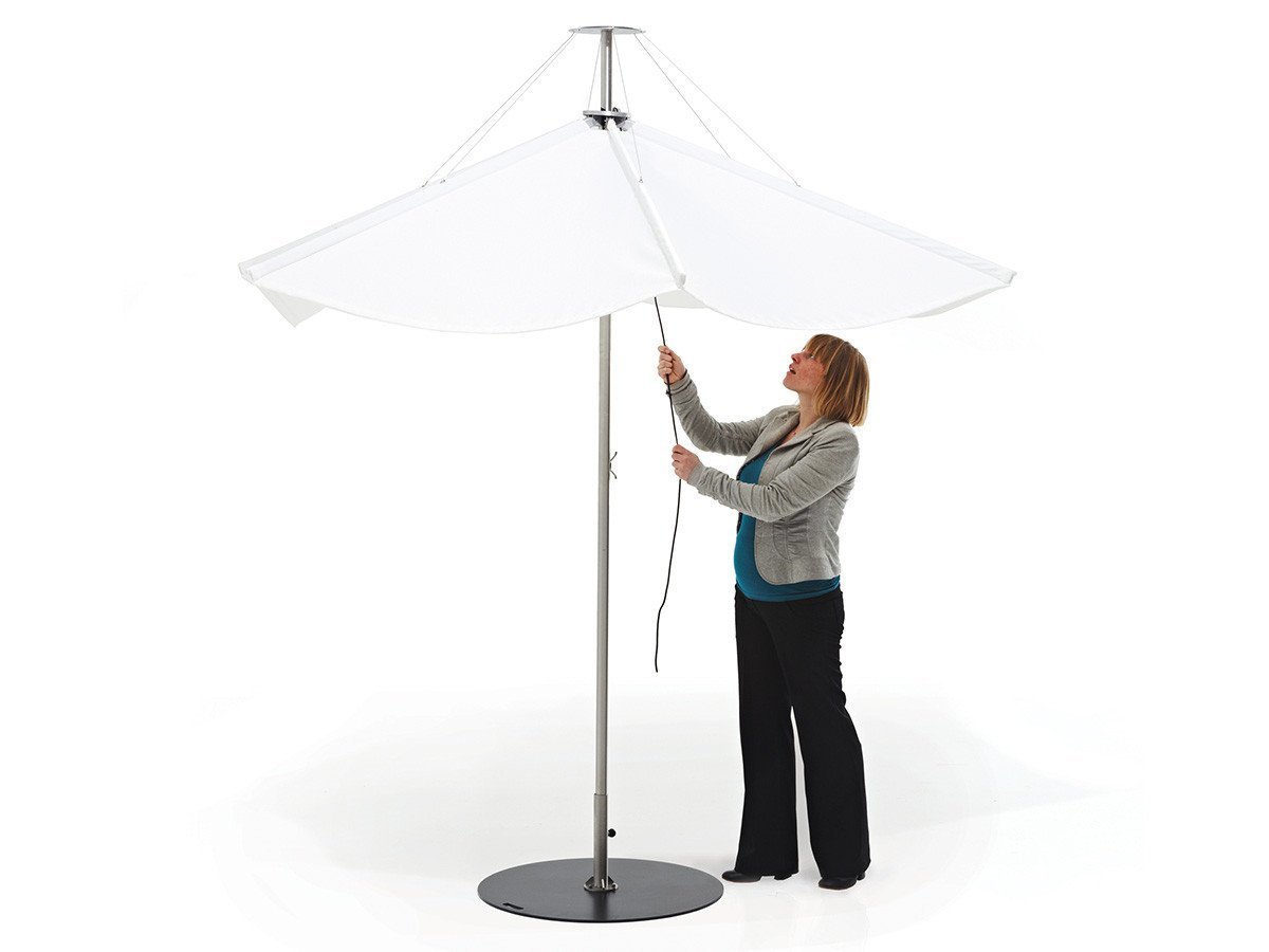 【エクストレミス/extremis / GOODS】のGargantua + Inumbrina / ガルガンチュア + インアンブリーナ Φ380 インテリア・キッズ・メンズ・レディースファッション・服の通販 founy(ファニー) 　アウトドア　Outdoor Clothing　コンパクト　Compact, Small Size　傘　Umbrella, Parasol　軽量　Lightweight, Ultra Light　シンプル　Simple, Minimal　テーブル　Table, Dining Table　ファブリック　Fabric, Textile　プレート　Plate, Dish　ビジネス 仕事 通勤　Business / Work / Commuting　パラソル開閉イメージ|ID: prp329100004944397 ipo3291000000037111184