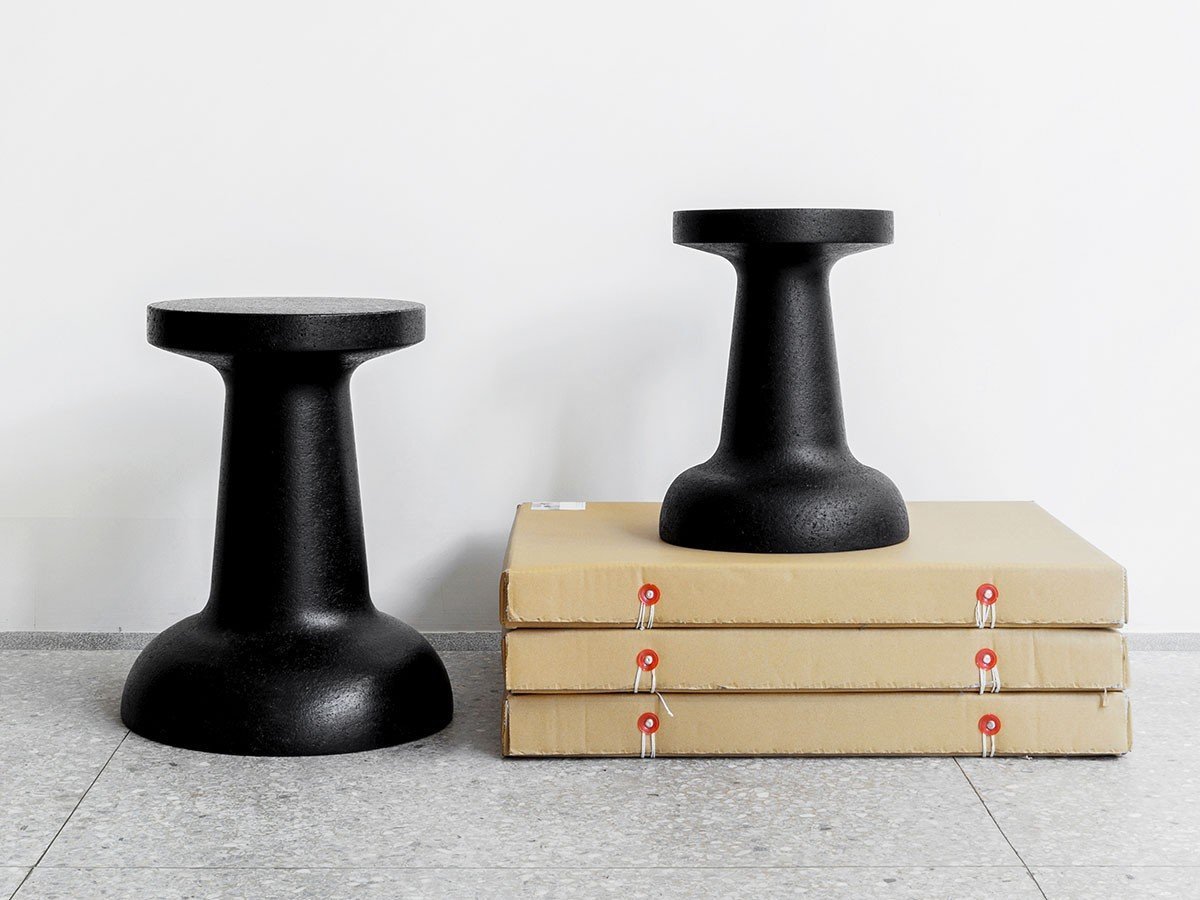 【エサイラ/esaila / GOODS】のPushpin Mini / プッシュピン ミニ インテリア・キッズ・メンズ・レディースファッション・服の通販 founy(ファニー) 　送料無料　Free Shipping　コルク　Cork, Cork Material　テーブル　Table, Dining Table　フォルム　Silhouette, Form　ベビー　Baby, Babywear　ホーム・キャンプ・アウトドア・お取り寄せ　Home Living / Home & Lifestyle / Camping Gear / Outdoor Camping　家具・インテリア　Home Furniture & Interior. Stylish & Functional Living Spaces　チェア・椅子　Seating & Chairs　スツール・バースツール　Stools & Bar Stools　ホーム・キャンプ・アウトドア・お取り寄せ　Home Living / Home & Lifestyle / Camping Gear / Outdoor Camping　家具・インテリア　Home Furniture & Interior. Stylish & Functional Living Spaces　テーブル　Dining, Coffee & Side Tables　サイドテーブル・ナイトテーブル　Side & End Tables　ホーム・キャンプ・アウトドア・お取り寄せ　Home Living / Home & Lifestyle / Camping Gear / Outdoor Camping　家具・インテリア　Home Furniture & Interior. Stylish & Functional Living Spaces　キッズ家具　Children's Furniture & Storage　キッズチェア・ベビーチェア・子供椅子　Kids Chair / Baby High Chair / Toddler Seat　左:サイズ違いの「アダルト」、右:本商品|ID: prp329100004944600 ipo3291000000037112472