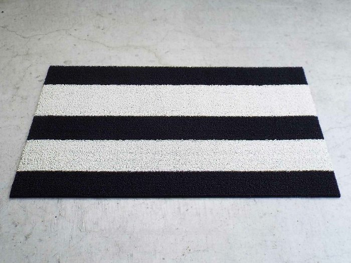 【チルウィッチ/chilewich / GOODS】のBold Stripe Shag Mat / ボールドストライプ シャグマット インテリア・キッズ・メンズ・レディースファッション・服の通販 founy(ファニー) https://founy.com/ コーティング Coating, Coated Finish 抗菌 Antibacterial, Bacteria-Resistant ストライプ Stripe, Striped Pattern ボーダー Border, Stripe ループ Loop, Loop Knit 送料無料 Free Shipping ホーム・キャンプ・アウトドア・お取り寄せ Home Living / Home & Lifestyle / Camping Gear / Outdoor Camping 家具・インテリア Home Furniture & Interior. Stylish & Functional Living Spaces その他 インテリア雑貨、家具 Home Decor & Furniture Extras |ID: prp329100004944622 ipo3291000000037112580