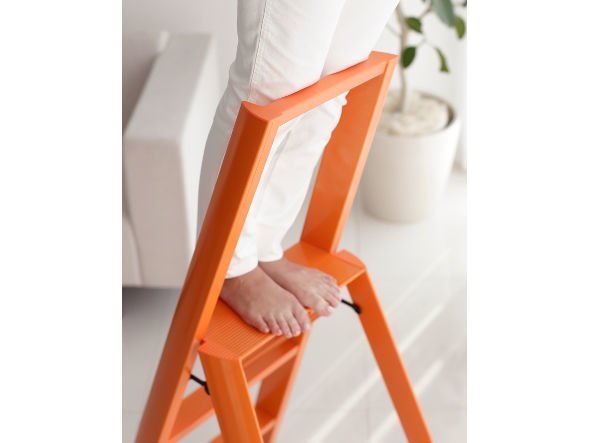 【ルカーノ/Lucano / GOODS】のStep stool 3-step / ステップスツール スリーステップ インテリア・キッズ・メンズ・レディースファッション・服の通販 founy(ファニー) 　送料無料　Free Shipping　ドット　Polka Dot, Dot Pattern　フォルム　Silhouette, Form　ホーム・キャンプ・アウトドア・お取り寄せ　Home Living / Home & Lifestyle / Camping Gear / Outdoor Camping　家具・インテリア　Home Furniture & Interior. Stylish & Functional Living Spaces　その他 インテリア雑貨、家具　Home Decor & Furniture Extras　ハンドルは上段での作業時には足下の支えにもなります。|ID: prp329100004944643 ipo3291000000037112795