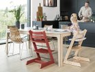 【ストッケ/STOKKE / GOODS】のTRIPP TRAPP / トリップ トラップ 組合せ例:[左]トリップ トラップ(ウォームレッド)、[右]トリップ トラップ(ナチュラル) + ク|ID: prp329100004944716 ipo3291000000037113960
