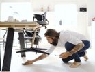 【ストッケ/STOKKE / GOODS】のSTOKKE NOMI / ストッケ ノミ チェア 座面裏のゴム突起を利用してテーブルにかけることができます。|ID: prp329100004944842 ipo3291000000037115585