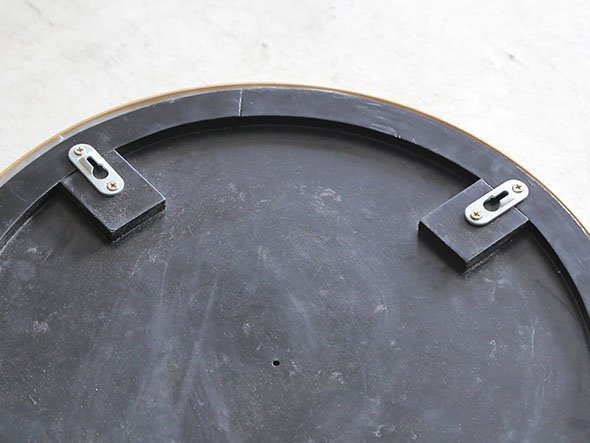 【ノットアンティークス/knot antiques / CRASH GATE / GOODS】のRESO MIRROR / レゾ ミラー 直径41cm インテリア・キッズ・メンズ・レディースファッション・服の通販 founy(ファニー) 　フレーム　Frame, Outline　ホーム・キャンプ・アウトドア・お取り寄せ　Home Living / Home & Lifestyle / Camping Gear / Outdoor Camping　家具・インテリア　Home Furniture & Interior. Stylish & Functional Living Spaces　ミラー・ドレッサー　Mirrors & Dressers　壁掛けミラー・全身鏡・スタンドミラー　Wall Mirror　ホーム・キャンプ・アウトドア・お取り寄せ　Home Living / Home & Lifestyle / Camping Gear / Outdoor Camping　家具・インテリア　Home Furniture & Interior. Stylish & Functional Living Spaces　ミラー・ドレッサー　Mirrors & Dressers　ドレッサー・ミラー付き化粧台　Vanity Table for Bedroom　吊り金具が2箇所に設置されています。|ID: prp329100004945342 ipo3291000000037118476