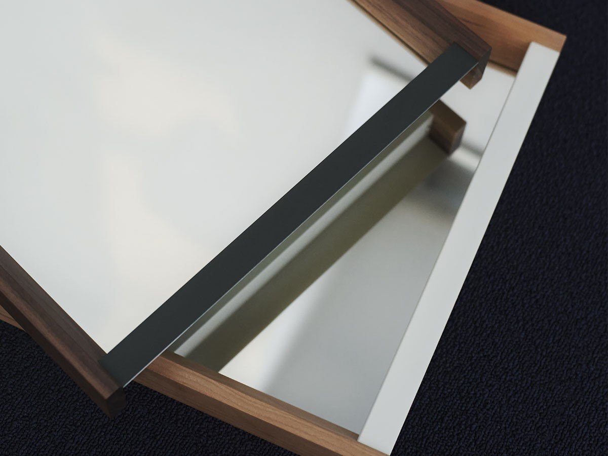 【フルクラム/Fulcrum / GOODS】のTrim Mirror / トリムミラー H50(チェリー) インテリア・キッズ・メンズ・レディースファッション・服の通販 founy(ファニー) 　送料無料　Free Shipping　キャップ　Cap, Baseball Cap　シンプル　Simple, Minimal　チェリー　Cherry, Cherry Pattern　フレーム　Frame, Outline　マグネット　Magnet, Magnetic Closure　ホーム・キャンプ・アウトドア・お取り寄せ　Home Living / Home & Lifestyle / Camping Gear / Outdoor Camping　家具・インテリア　Home Furniture & Interior. Stylish & Functional Living Spaces　ミラー・ドレッサー　Mirrors & Dressers　壁掛けミラー・全身鏡・スタンドミラー　Wall Mirror　ホーム・キャンプ・アウトドア・お取り寄せ　Home Living / Home & Lifestyle / Camping Gear / Outdoor Camping　家具・インテリア　Home Furniture & Interior. Stylish & Functional Living Spaces　ミラー・ドレッサー　Mirrors & Dressers　ドレッサー・ミラー付き化粧台　Vanity Table for Bedroom　上:材違いの「ウォールナット(モスグリーン)」、下:本商品(ホワイト)|ID: prp329100004945366 ipo3291000000037118612