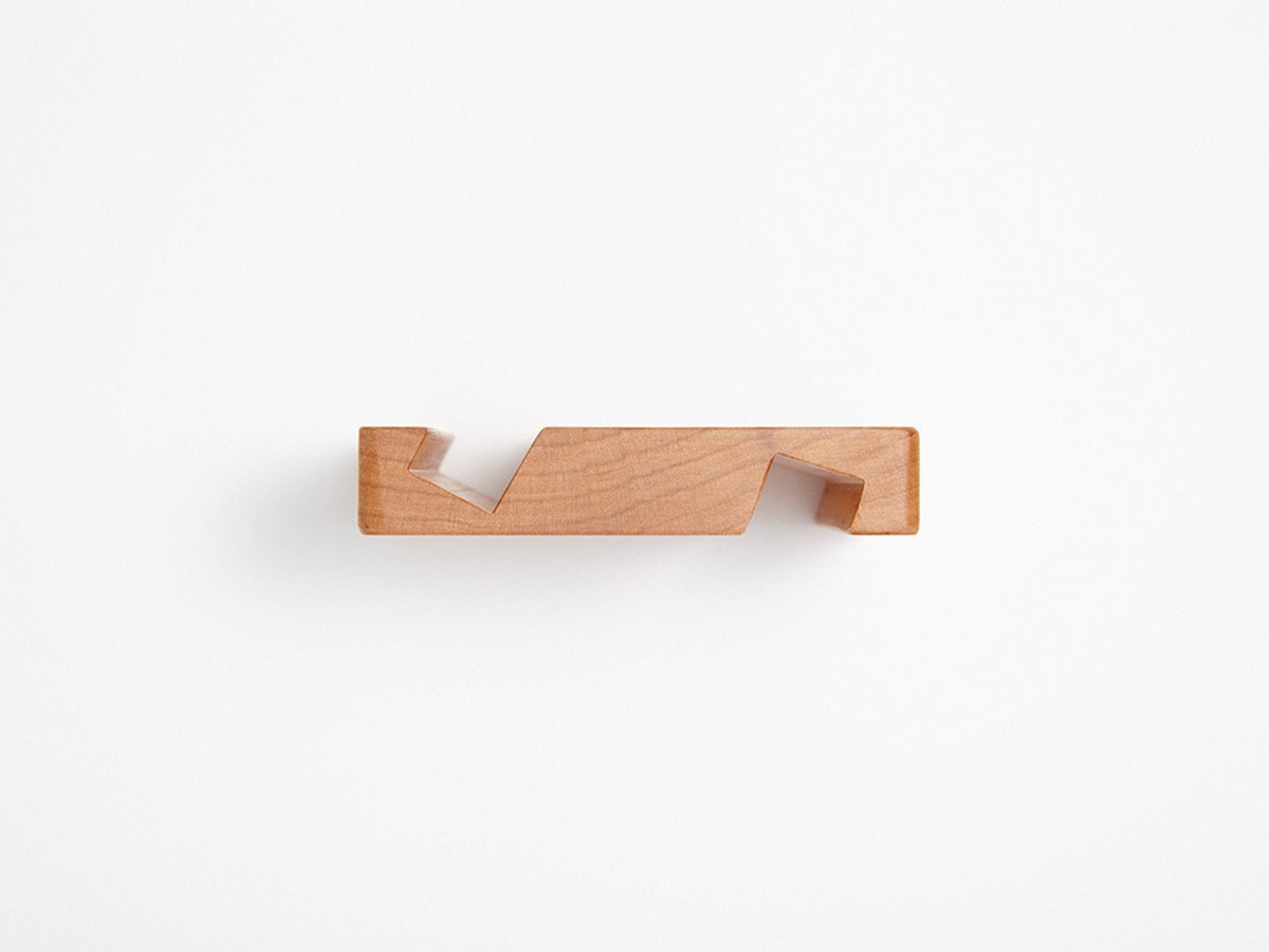 【木村木品製作所/Kimura Woodcraft Factory / GOODS】のCHITOSE Stand Mirror / ちとせ りんごの木のミラー スタンド式 インテリア・キッズ・メンズ・レディースファッション・服の通販 founy(ファニー) 　送料無料　Free Shipping　スタンド　Stand Collar, Upright Stand　モチーフ　Motif, Design Theme　ホーム・キャンプ・アウトドア・お取り寄せ　Home Living / Home & Lifestyle / Camping Gear / Outdoor Camping　家具・インテリア　Home Furniture & Interior. Stylish & Functional Living Spaces　ミラー・ドレッサー　Mirrors & Dressers　壁掛けミラー・全身鏡・スタンドミラー　Wall Mirror　ホーム・キャンプ・アウトドア・お取り寄せ　Home Living / Home & Lifestyle / Camping Gear / Outdoor Camping　家具・インテリア　Home Furniture & Interior. Stylish & Functional Living Spaces　ミラー・ドレッサー　Mirrors & Dressers　ドレッサー・ミラー付き化粧台　Vanity Table for Bedroom　スタンドの角度が2種類あるため、ミラーを置く場所や用途に合わせて、角度を変えてお使いになれます。|ID: prp329100004945397 ipo3291000000037118791