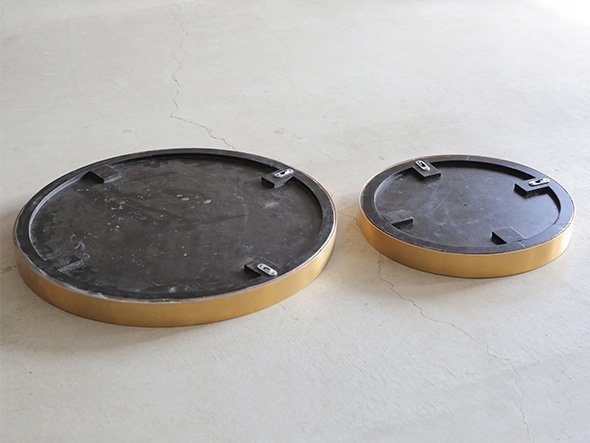 【ノットアンティークス/knot antiques / CRASH GATE / GOODS】のRESO MIRROR / レゾ ミラー 直径61cm インテリア・キッズ・メンズ・レディースファッション・服の通販 founy(ファニー) 　フレーム　Frame, Outline　ホーム・キャンプ・アウトドア・お取り寄せ　Home Living / Home & Lifestyle / Camping Gear / Outdoor Camping　家具・インテリア　Home Furniture & Interior. Stylish & Functional Living Spaces　ミラー・ドレッサー　Mirrors & Dressers　壁掛けミラー・全身鏡・スタンドミラー　Wall Mirror　ホーム・キャンプ・アウトドア・お取り寄せ　Home Living / Home & Lifestyle / Camping Gear / Outdoor Camping　家具・インテリア　Home Furniture & Interior. Stylish & Functional Living Spaces　ミラー・ドレッサー　Mirrors & Dressers　ドレッサー・ミラー付き化粧台　Vanity Table for Bedroom　左:本商品、右:サイズ違いの「直径41cm」|ID: prp329100004945451 ipo3291000000037119076