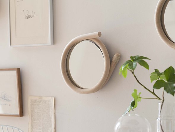 【フライミー ヴェール/FLYMEe vert / GOODS】のwawa / ワワ(マキ) インテリア・キッズ・メンズ・レディースファッション・服の通販 founy(ファニー) 　送料無料　Free Shipping　シンプル　Simple, Minimal　フレーム　Frame, Outline　ホーム・キャンプ・アウトドア・お取り寄せ　Home Living / Home & Lifestyle / Camping Gear / Outdoor Camping　家具・インテリア　Home Furniture & Interior. Stylish & Functional Living Spaces　ミラー・ドレッサー　Mirrors & Dressers　壁掛けミラー・全身鏡・スタンドミラー　Wall Mirror　ホーム・キャンプ・アウトドア・お取り寄せ　Home Living / Home & Lifestyle / Camping Gear / Outdoor Camping　家具・インテリア　Home Furniture & Interior. Stylish & Functional Living Spaces　ミラー・ドレッサー　Mirrors & Dressers　ドレッサー・ミラー付き化粧台　Vanity Table for Bedroom　Photo:Masatoshi Takahashi, Styling:Yumi Nakata|ID: prp329100004945618 ipo3291000000037120008