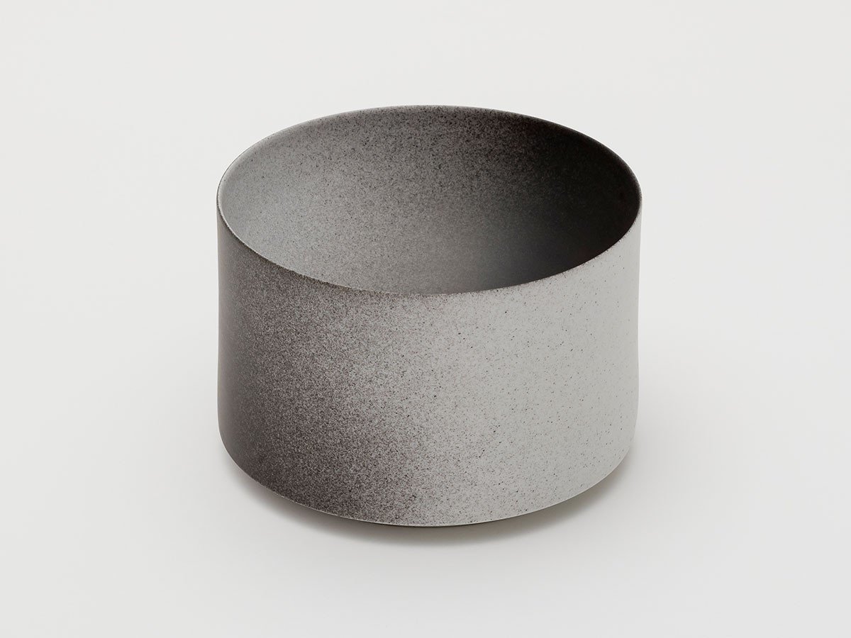 【ニーゼロイチロク/2016 / GOODS】のKueng Caputo Bowl 160 / クーン・カプート ボウル 160 インテリア・キッズ・メンズ・レディースファッション・服の通販 founy(ファニー) 　送料無料　Free Shipping　グラデーション　Gradient, Ombre　コレクション　Collection, Seasonal Line　フラワー　Flower, Floral　プレート　Plate, Dish　ブラック × ホワイト|ID: prp329100004945975 ipo3291000000037122022