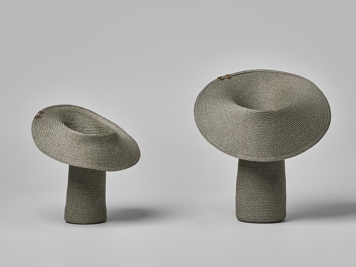 【モブジェ/MOBJE / GOODS】のLapel Paper L / ラペル ペーパータイプ L インテリア・キッズ・メンズ・レディースファッション・服の通販 founy(ファニー) 　送料無料　Free Shipping　ガラス　Glass, Glassware　フォルム　Silhouette, Form　フラワー　Flower, Floral　ペーパー　Paper, Kraft Paper　ホーム・キャンプ・アウトドア・お取り寄せ　Home Living / Home & Lifestyle / Camping Gear / Outdoor Camping　家具・インテリア　Home Furniture & Interior. Stylish & Functional Living Spaces　その他 インテリア雑貨、家具　Home Decor & Furniture Extras　チャコール|ID: prp329100004946142 ipo3291000000037122932