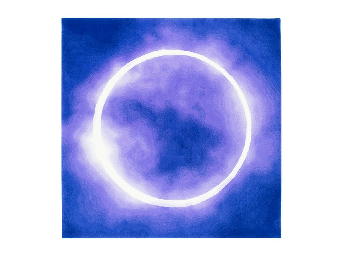 【山形緞通/Yamagata Dantsu / GOODS】のDESIGNERS LINE - KASHIWA SATO- TAIYO / デザイナーズライン - 佐藤 可士和 - 太陽 200 × 200cm インテリア・キッズ・メンズ・レディースファッション・服の通販 founy(ファニー) 　グラデーション　Gradient, Ombre　グラフィック　Graphic, Graphic Design　コレクション　Collection, Seasonal Line　シンプル　Simple, Minimal　モチーフ　Motif, Design Theme　送料無料　Free Shipping　ホーム・キャンプ・アウトドア・お取り寄せ　Home Living / Home & Lifestyle / Camping Gear / Outdoor Camping　家具・インテリア　Home Furniture & Interior. Stylish & Functional Living Spaces　その他 インテリア雑貨、家具　Home Decor & Furniture Extras　ネイビー|ID: prp329100004946207 ipo3291000000037123221