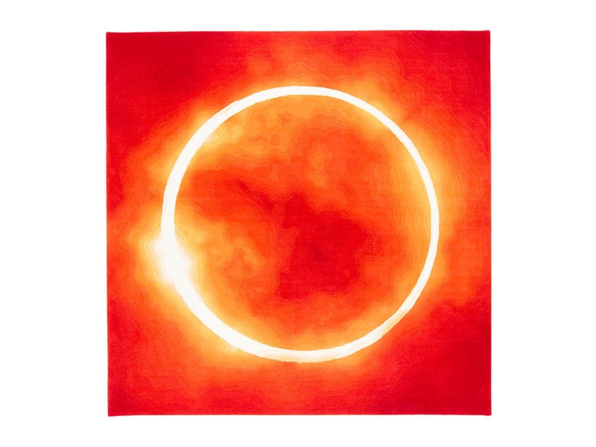 【山形緞通/Yamagata Dantsu / GOODS】のDESIGNERS LINE - KASHIWA SATO- TAIYO / デザイナーズライン - 佐藤 可士和 - 太陽 200 × 200cm インテリア・キッズ・メンズ・レディースファッション・服の通販 founy(ファニー) 　グラデーション　Gradient, Ombre　グラフィック　Graphic, Graphic Design　コレクション　Collection, Seasonal Line　シンプル　Simple, Minimal　モチーフ　Motif, Design Theme　送料無料　Free Shipping　ホーム・キャンプ・アウトドア・お取り寄せ　Home Living / Home & Lifestyle / Camping Gear / Outdoor Camping　家具・インテリア　Home Furniture & Interior. Stylish & Functional Living Spaces　その他 インテリア雑貨、家具　Home Decor & Furniture Extras　レッド|ID: prp329100004946207 ipo3291000000037123223