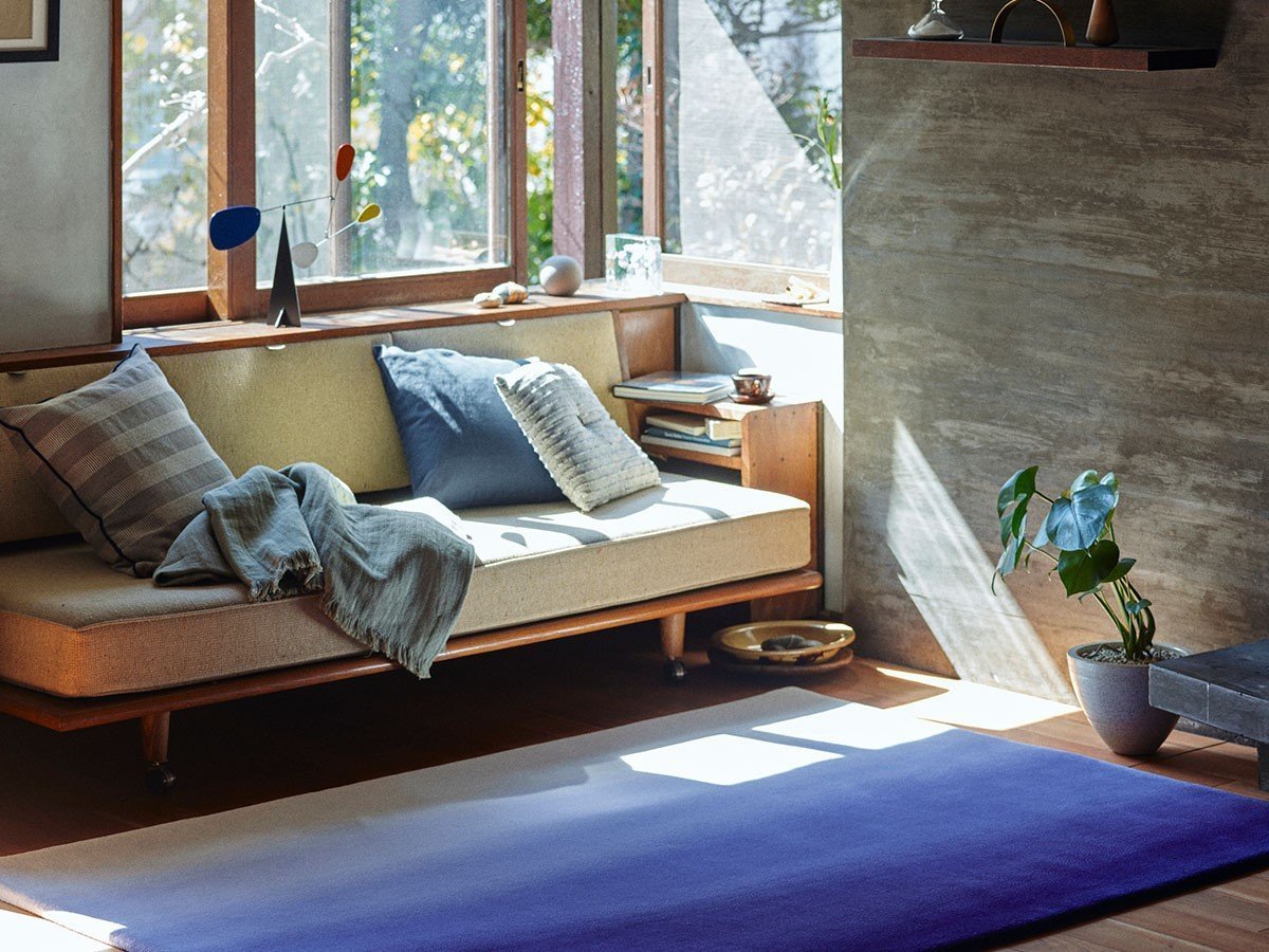 【山形緞通/Yamagata Dantsu / GOODS】のCONTEMPORARY LINE - KEI SERIES - shimotsuki / 現代ライン - 景シリーズ - しもつき 255 × 255cm インテリア・キッズ・メンズ・レディースファッション・服の通販 founy(ファニー) 　グラデーション　Gradient, Ombre　冬　Winter / This Winter　ホーム・キャンプ・アウトドア・お取り寄せ　Home Living / Home & Lifestyle / Camping Gear / Outdoor Camping　家具・インテリア　Home Furniture & Interior. Stylish & Functional Living Spaces　その他 インテリア雑貨、家具　Home Decor & Furniture Extras　参考イメージ|ID: prp329100004946292 ipo3291000000037123876