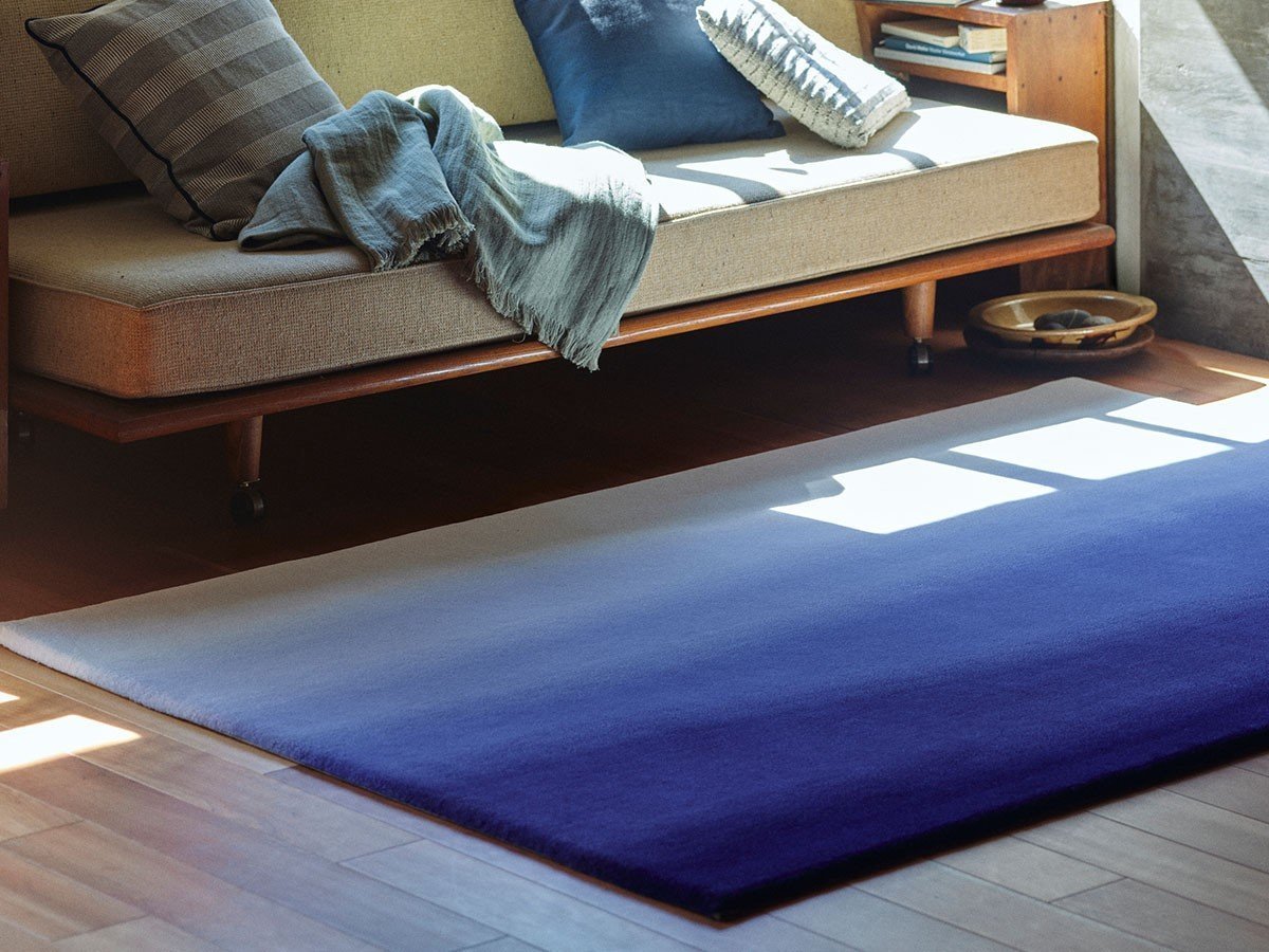 【山形緞通/Yamagata Dantsu / GOODS】のCONTEMPORARY LINE - KEI SERIES - shimotsuki / 現代ライン - 景シリーズ - しもつき 255 × 255cm インテリア・キッズ・メンズ・レディースファッション・服の通販 founy(ファニー) 　グラデーション　Gradient, Ombre　冬　Winter / This Winter　ホーム・キャンプ・アウトドア・お取り寄せ　Home Living / Home & Lifestyle / Camping Gear / Outdoor Camping　家具・インテリア　Home Furniture & Interior. Stylish & Functional Living Spaces　その他 インテリア雑貨、家具　Home Decor & Furniture Extras　参考イメージ|ID: prp329100004946292 ipo3291000000037123877