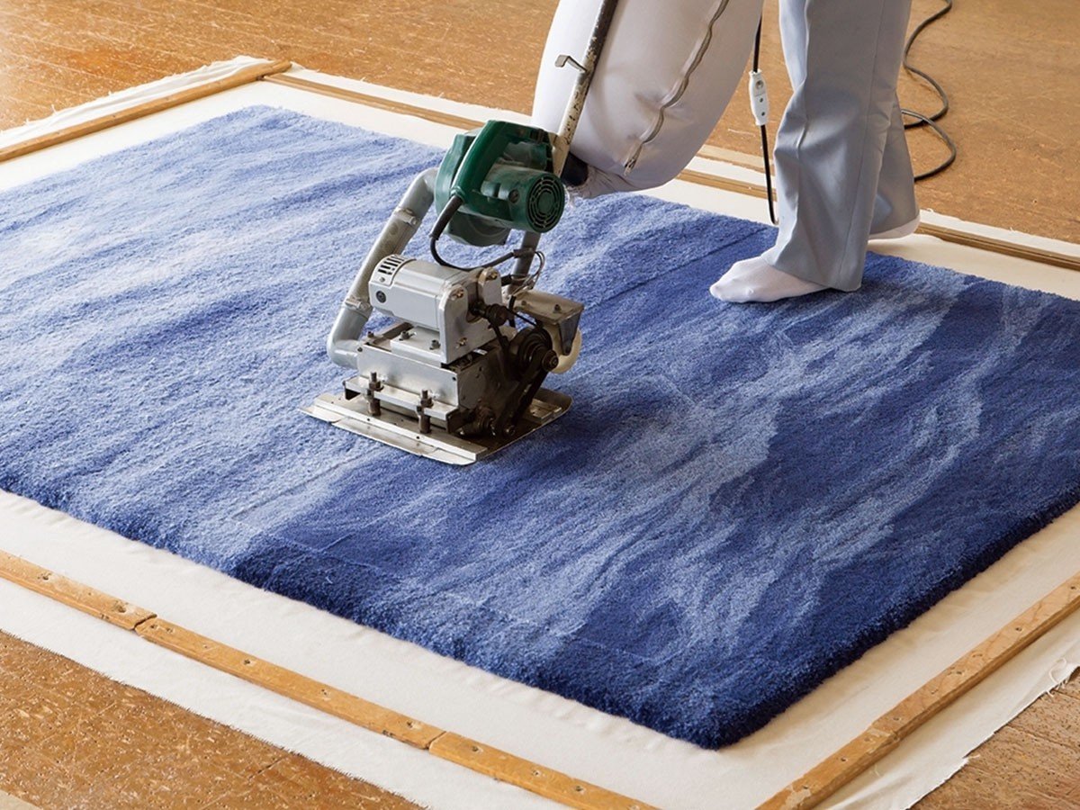 【山形緞通/Yamagata Dantsu / GOODS】のNEOCLASSIC LINE botan / 新古典ライン 牡丹 インテリア・キッズ・メンズ・レディースファッション・服の通販 founy(ファニー) 　送料無料　Free Shipping　シルク　Silk, 100% Silk　モチーフ　Motif, Design Theme　ホーム・キャンプ・アウトドア・お取り寄せ　Home Living / Home & Lifestyle / Camping Gear / Outdoor Camping　家具・インテリア　Home Furniture & Interior. Stylish & Functional Living Spaces　その他 インテリア雑貨、家具　Home Decor & Furniture Extras　じゅうたんの表面をカットするシャーリング加工を施すことにより、表面が均一になり鮮やかな柄を出すことが|ID: prp329100004946320 ipo3291000000037124066