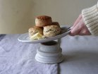 【ミシンポタリークリエーション/MISHIM POTTERY CREATION / GOODS】のfractal cake plate + stand / フラクタル ケーキプレート + スタンド(スス) 皿は台座から外れるので、収納がしやすいだけでなく、残った料理などをそのまま冷蔵庫へ入れることができま|ID: prp329100004946628 ipo3291000000037126068