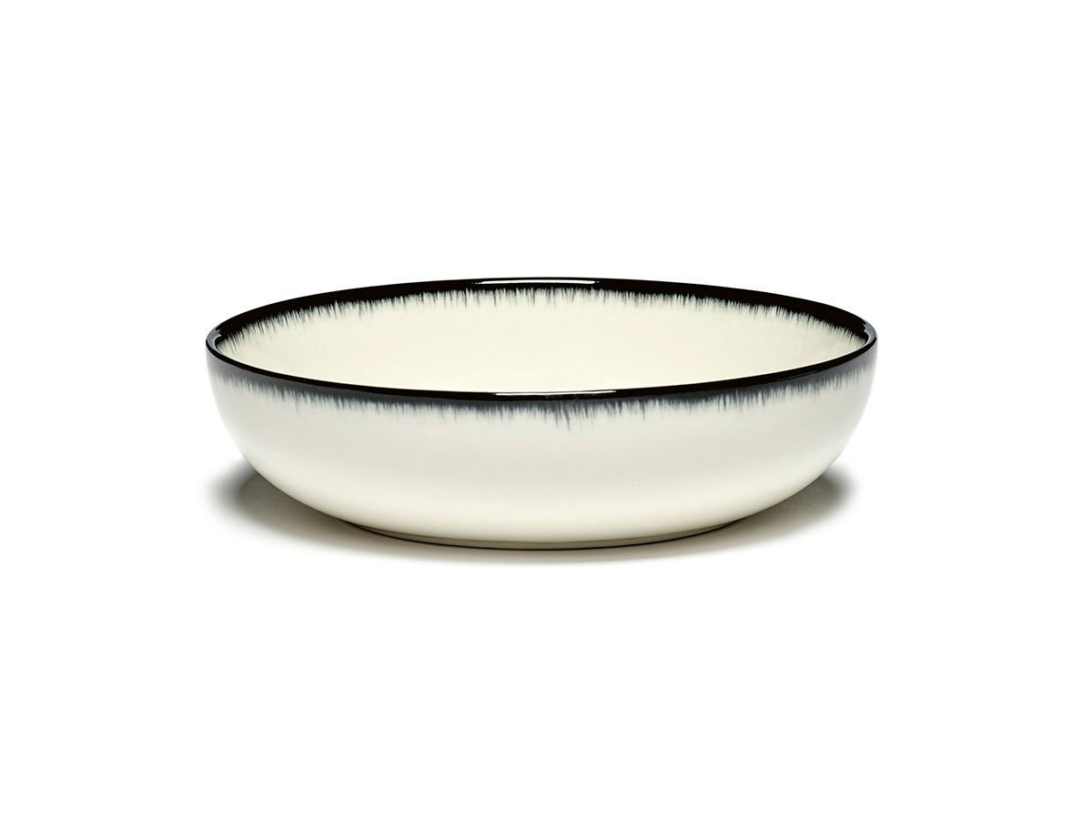 【セラックス/SERAX / GOODS】のDE by ANN DEMEULEMEESTER High Plate 15.5cm White/Black Variation A / デー バイ アン・ドゥムルメステール ハイプレート 15.5cm ホワイト/ブラック バリエーション A インテリア・キッズ・メンズ・レディースファッション・服の通販 founy(ファニー) 　グラデーション　Gradient, Ombre　テーブル　Table, Dining Table　プレート　Plate, Dish　手描き　Hand-Drawn, Illustrated　-|ID: prp329100004946664 ipo3291000000037126234