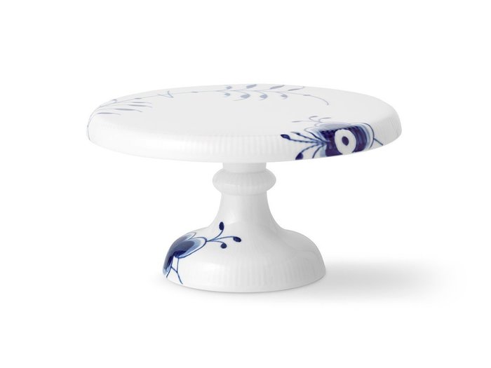 【ロイヤル コペンハーゲン/Royal Copenhagen / GOODS】のBlue Fluted Mega Footed Cake Dish 23 / ブルーフルーテッド メガ ケーキディッシュ 足つき 23cm インテリア・キッズ・メンズ・レディースファッション・服の通販 founy(ファニー) https://founy.com/ 送料無料 Free Shipping コレクション Collection, Seasonal Line スタンド Stand Collar, Upright Stand テーブル Table, Dining Table ハンド Hand, Handmade モチーフ Motif, Design Theme 人気 Popular, Best Seller |ID: prp329100004946952 ipo3291000000037127235