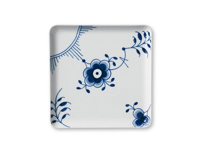 【ロイヤル コペンハーゲン/Royal Copenhagen / GOODS】のBlue Fluted Mega Square Dish 20 / ブルーフルーテッド メガ スクエアディッシュ 20cm インテリア・キッズ・メンズ・レディースファッション・服の通販 founy(ファニー) https://founy.com/ 送料無料 Free Shipping コレクション Collection, Seasonal Line スクエア Square, Square Shape テーブル Table, Dining Table ハンド Hand, Handmade フォルム Silhouette, Form プレート Plate, Dish モチーフ Motif, Design Theme 人気 Popular, Best Seller 皿 Plate, Dish |ID: prp329100004946960 ipo3291000000037127251