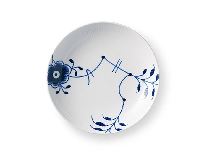 【ロイヤル コペンハーゲン/Royal Copenhagen / GOODS】のBlue Fluted Mega Deep Plate 20 / ブルーフルーテッド メガ ディーププレート 20cm インテリア・キッズ・メンズ・レディースファッション・服の通販 founy(ファニー) https://founy.com/ 送料無料 Free Shipping コレクション Collection, Seasonal Line テーブル Table, Dining Table ハンド Hand, Handmade プレート Plate, Dish モチーフ Motif, Design Theme 人気 Popular, Best Seller 皿 Plate, Dish |ID: prp329100004946971 ipo3291000000037127273